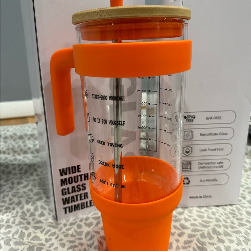 Tumblers, coffe /drink cups / water jugs with oz and time